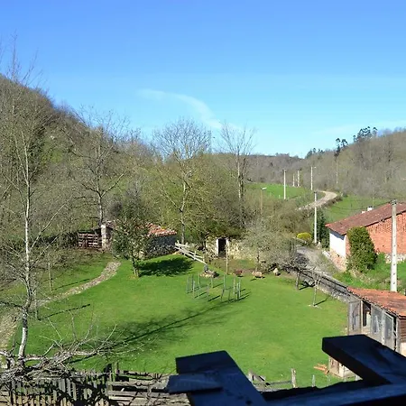 Country house La Torraya Sirviella